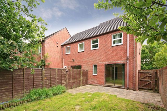  Image of 3 bedroom Semi-Detached house to rent in Fieldfare Way Telford TF4 at Fieldfare Way Aqueduct Telford, TF4 3TH