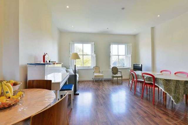 Image of 2 bedroom Flat to rent in Fitzjohns Avenue London NW3 at Fitzjohns Avenue Hampstead London, NW3 5NA