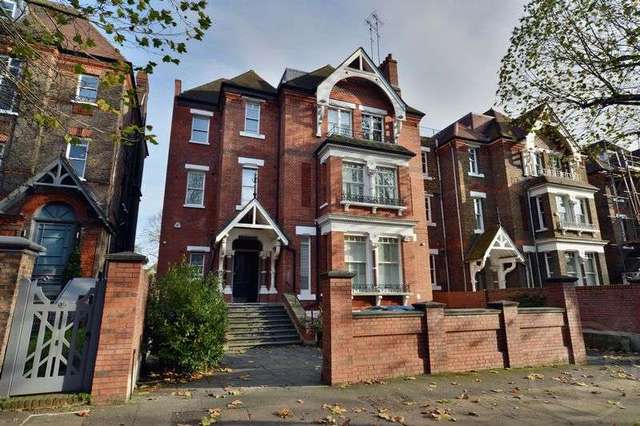  Image of 2 bedroom Flat to rent in Fitzjohns Avenue London NW3 at Fitzjohns Avenue Hampstead London, NW3 5NA