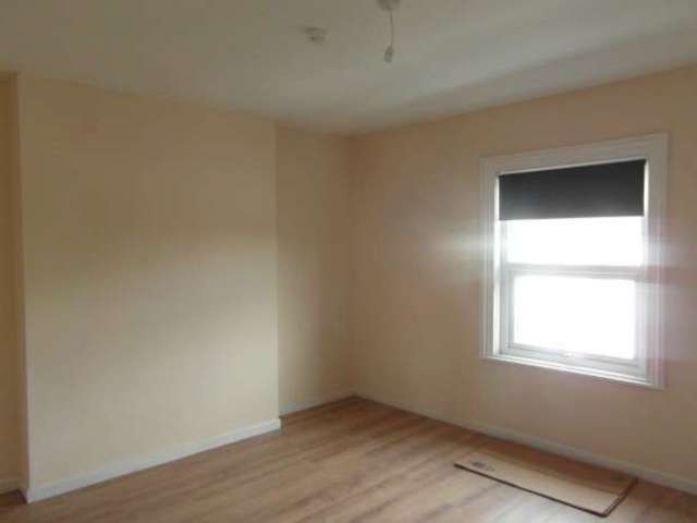  Image of 3 bedroom Flat to rent in Osmaston Road Derby DE1 at Osmaston Road  Derby, DE1 2HZ