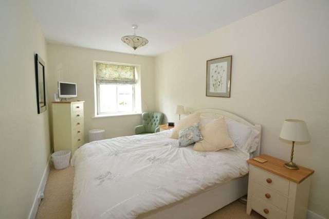  Image of 3 bedroom Cottage to rent in Follett Road Topsham Exeter EX3 at Topsham, EX3 0JP