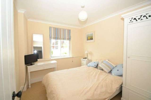 Image of 3 bedroom Cottage to rent in Follett Road Topsham Exeter EX3 at Topsham, EX3 0JP