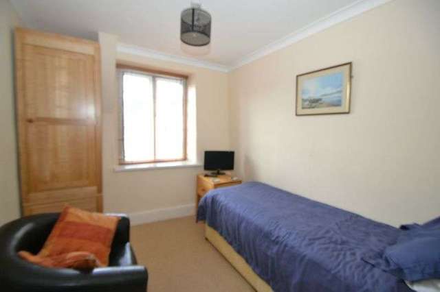  Image of 3 bedroom Cottage to rent in Follett Road Topsham Exeter EX3 at Topsham, EX3 0JP