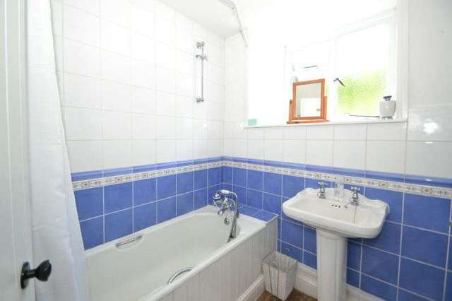  Image of 3 bedroom Cottage to rent in Follett Road Topsham Exeter EX3 at Topsham, EX3 0JP