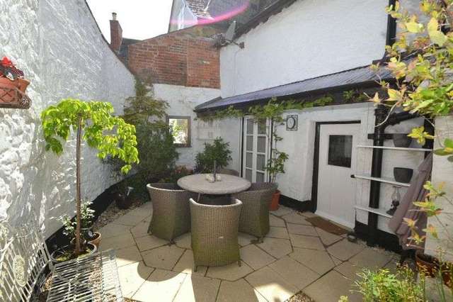  Image of 3 bedroom Cottage to rent in Follett Road Topsham Exeter EX3 at Topsham, EX3 0JP