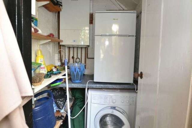  Image of 3 bedroom Cottage to rent in Follett Road Topsham Exeter EX3 at Topsham, EX3 0JP
