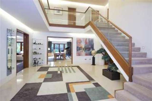  Image of 7 bedroom Detached house to rent in Forest Drive Keston BR2 at Keston, BR2 6EF