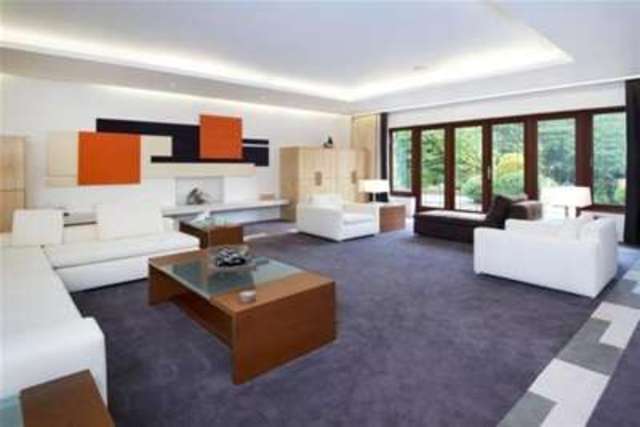  Image of 7 bedroom Detached house to rent in Forest Drive Keston BR2 at Keston, BR2 6EF
