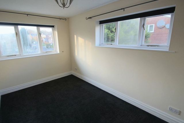  Image of 1 bedroom Semi-Detached house to rent in Foxglove Court Rochdale OL12 at Foxglove Court  Rochdale, OL12 6XF