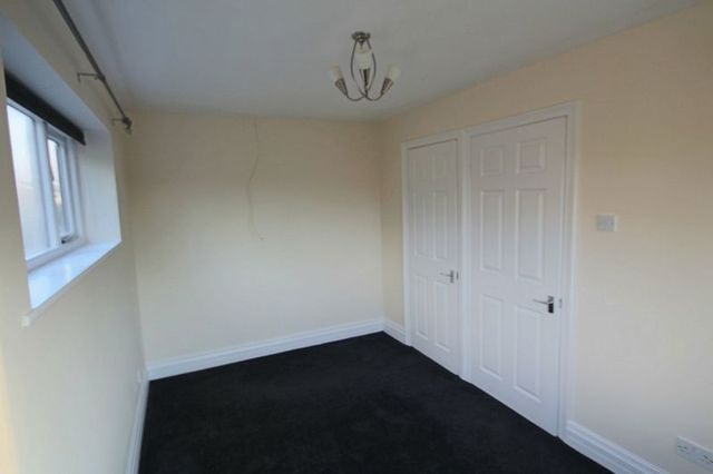  Image of 1 bedroom Semi-Detached house to rent in Foxglove Court Rochdale OL12 at Foxglove Court  Rochdale, OL12 6XF