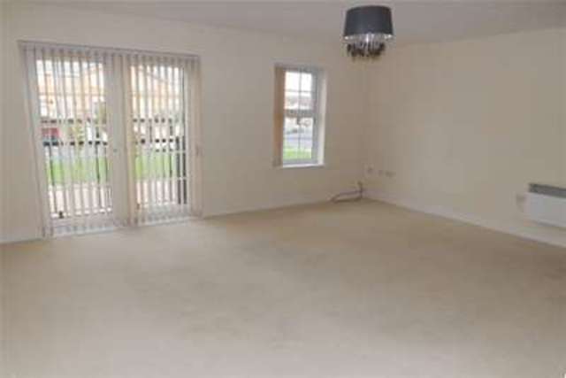  Image of 2 bedroom Flat to rent in Garden Close Poulton-Le-Fylde FY6 at Poulton-le-Fylde, FY6 7WG