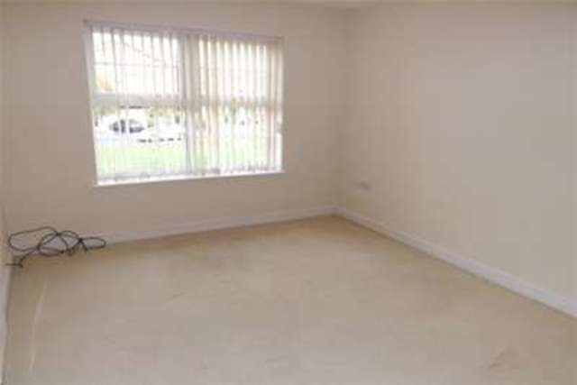  Image of 2 bedroom Flat to rent in Garden Close Poulton-Le-Fylde FY6 at Poulton-le-Fylde, FY6 7WG