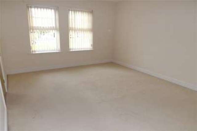  Image of 2 bedroom Flat to rent in Garden Close Poulton-Le-Fylde FY6 at Poulton-le-Fylde, FY6 7WG