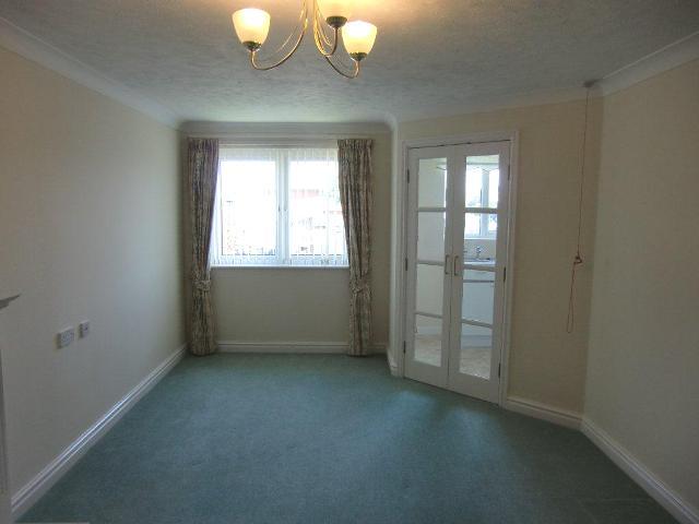  Image of 1 bedroom Apartment to rent in Velindre Road Whitchurch Cardiff CF14 at Glendower Court Phase 2 Velindre Road Cardiff, CF14 2TZ