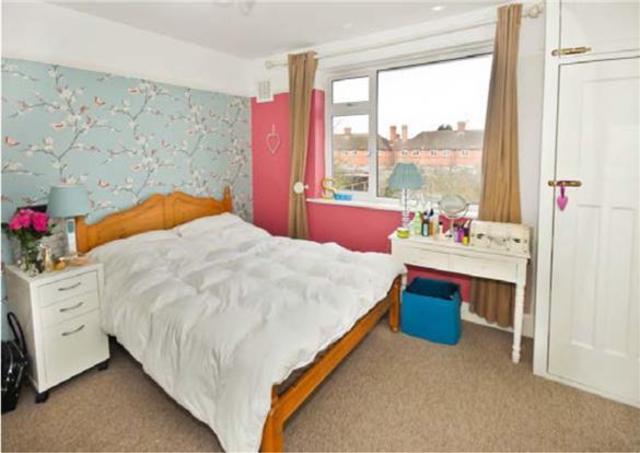  Image of 3 bedroom Semi-Detached house to rent in Gloucester Road Cheltenham GL51 at Gloucestershire, GL51 8NG