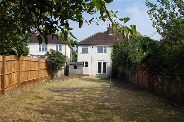  Image of 3 bedroom Semi-Detached house to rent in Gloucester Road Cheltenham GL51 at Gloucestershire, GL51 8NG