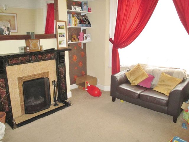  Image of 3 bedroom Terraced house for sale in Goldcroft Yeovil BA21 at Goldcroft  Yeovil, BA21 4DH