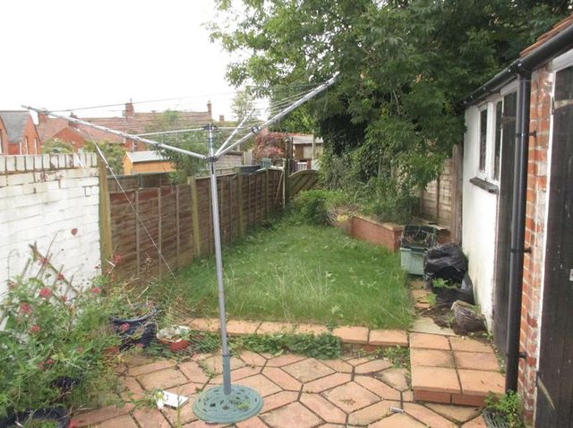  Image of 3 bedroom Terraced house for sale in Goldcroft Yeovil BA21 at Goldcroft  Yeovil, BA21 4DH