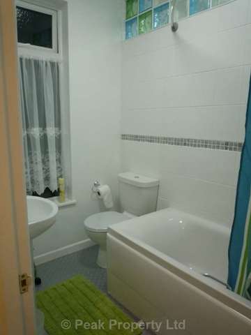  Image of 6 bedroom House Share to rent in Gordon Road Southend-on-Sea SS1 at Gordon Road  Southend On Sea, SS1 1NF