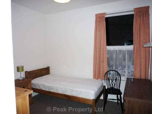  Image of 6 bedroom House Share to rent in Gordon Road Southend-on-Sea SS1 at Gordon Road  Southend On Sea, SS1 1NF