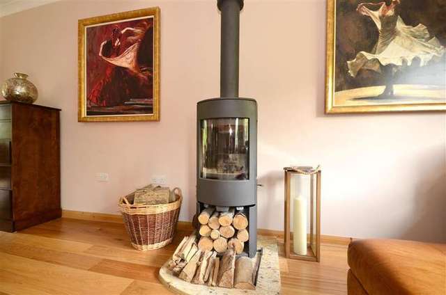  Image of 5 bedroom Detached house for sale in Headcorn Road Grafty Green Maidstone ME17 at Maidstone Kent Maidstone, ME17 2AP