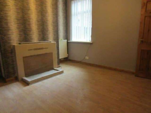  Image of 3 bedroom Terraced house to rent in Granville Avenue Manchester M16 at Granville Avenue  Whalley Range, M16 8JX
