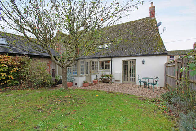  Image of 3 bedroom Semi-Detached house for sale in Danes Court Great Coxwell Faringdon SN7 at Great Coxwell Oxfordshire, SN7 7NE