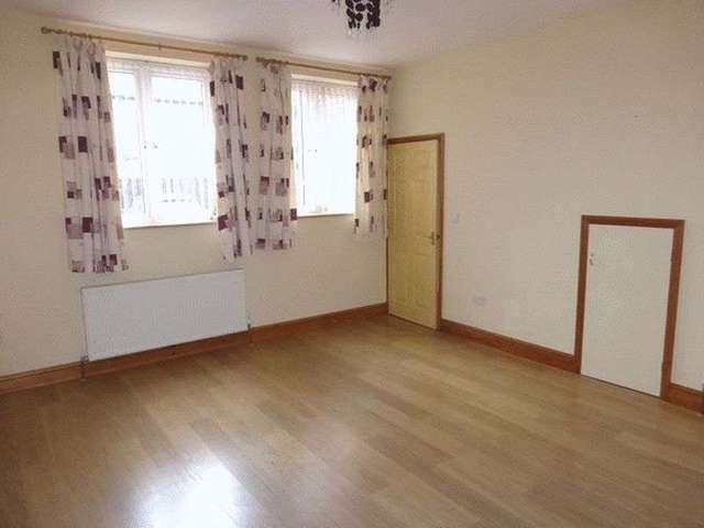  Image of 2 bedroom Terraced house to rent in Kitchener Road Great Yarmouth NR30 at Kitchener Road  Great Yarmouth, NR30 4HR