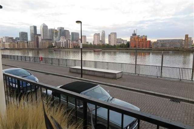  Image of 2 bedroom Maisonette to rent in Princes Court London SE16 at Surrey Quays, SE16 7TD