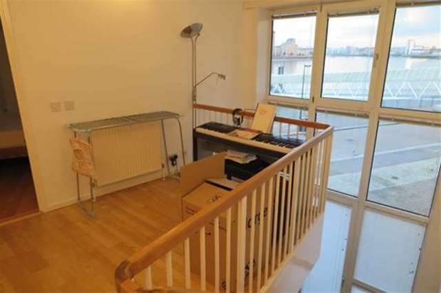  Image of 2 bedroom Maisonette to rent in Princes Court London SE16 at Surrey Quays, SE16 7TD