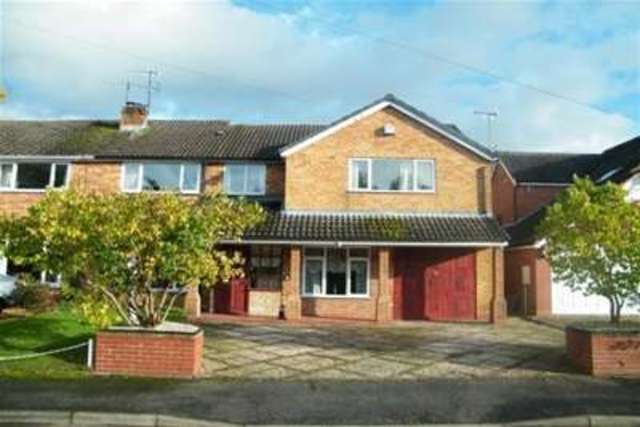  Image of 6 bedroom Detached house to rent in Guild Road Aston Cantlow Henley-in-Arden B95 at Henley-in-Arden, B95 6JA