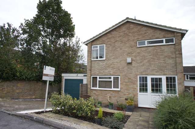  Image of 4 bedroom Detached house for sale in Hadleigh Rise Caversham Reading RG4 at Hadleigh Rise Caversham Park Village Reading, RG4 6RW