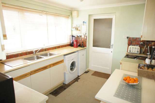  Image of 4 bedroom Detached house for sale in Hadleigh Rise Caversham Reading RG4 at Hadleigh Rise Caversham Park Village Reading, RG4 6RW