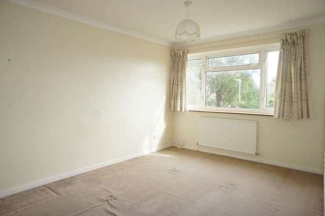  Image of 4 bedroom Detached house for sale in Hadleigh Rise Caversham Reading RG4 at Hadleigh Rise Caversham Park Village Reading, RG4 6RW