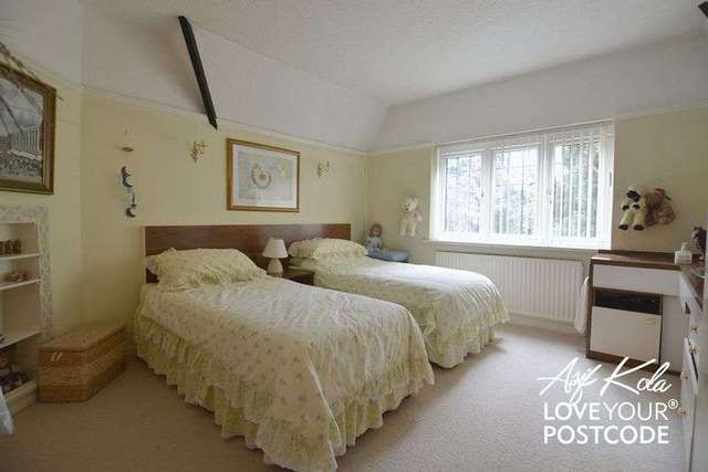  Image of 5 bedroom Detached house for sale in Handsworth Wood Road Handsworth Birmingham B20 at Handsworth Wood Road Handsworth Wood Birmingham, B20 2DQ