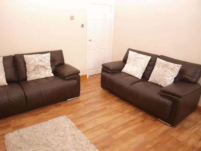  Image of 2 bedroom Terraced house to rent in Harbour Lane Milnrow Rochdale OL16 at Harbour Lane Milnrow Rochdale, OL16 4EL