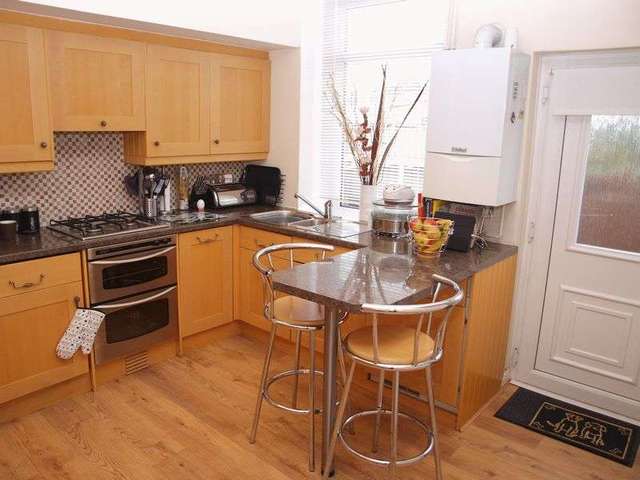  Image of 2 bedroom Terraced house to rent in Harbour Lane Milnrow Rochdale OL16 at Harbour Lane Milnrow Rochdale, OL16 4EL