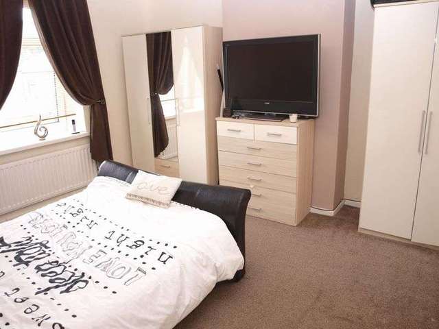  Image of 2 bedroom Terraced house to rent in Harbour Lane Milnrow Rochdale OL16 at Harbour Lane Milnrow Rochdale, OL16 4EL