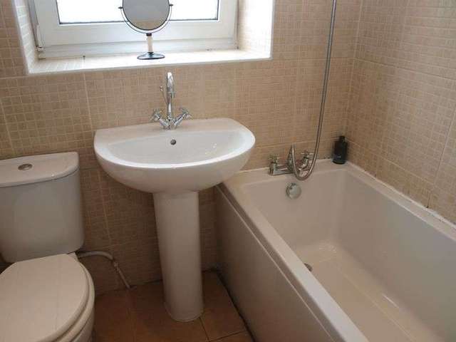  Image of 2 bedroom Terraced house to rent in Harbour Lane Milnrow Rochdale OL16 at Harbour Lane Milnrow Rochdale, OL16 4EL