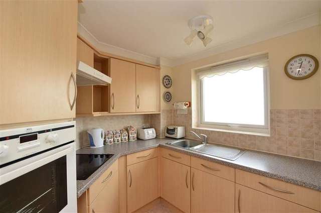  Image of 1 bedroom Apartment for sale in Harold Road Margate CT9 at Margate Kent Margate, CT9 2HN