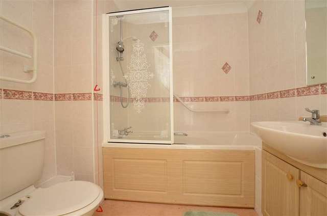  Image of 1 bedroom Apartment for sale in Harold Road Margate CT9 at Margate Kent Margate, CT9 2HN