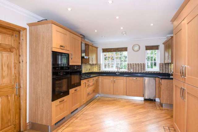  Image of 5 bedroom Detached house for sale in Elms Road Harrow Weald Harrow HA3 at Harrow Weald  Harrow Weald, HA3 6BT
