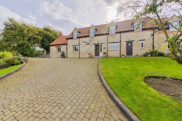  Image of 5 bedroom Detached house for sale in Hawthorpe Bourne PE10 at Hawthorpe Bourne, PE10 0RY