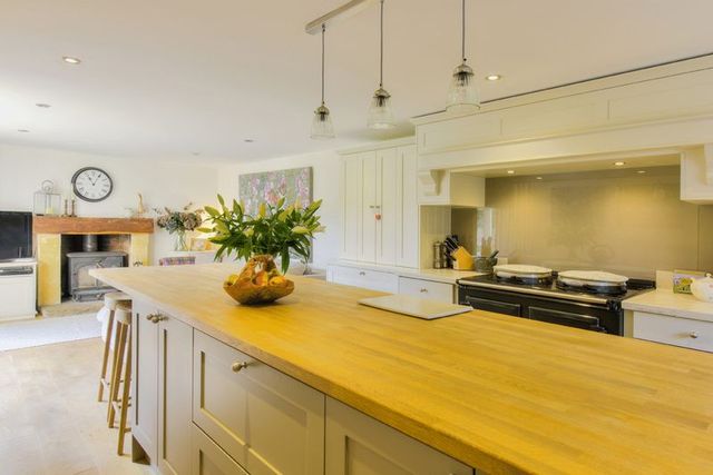  Image of 5 bedroom Detached house for sale in Hawthorpe Bourne PE10 at Hawthorpe Bourne, PE10 0RY
