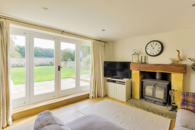  Image of 5 bedroom Detached house for sale in Hawthorpe Bourne PE10 at Hawthorpe Bourne, PE10 0RY