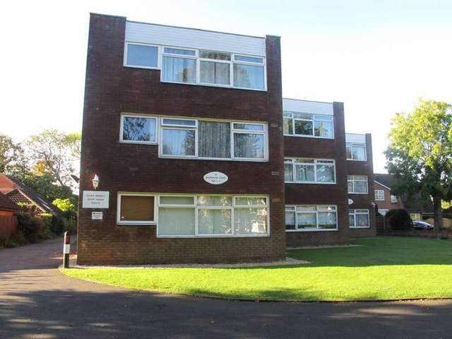 Image of 1 bedroom Apartment to rent in Hazelwood Road Acocks Green Birmingham B27 at Hazelwood Court Hazelwood Road Birmingham, B27 7XP