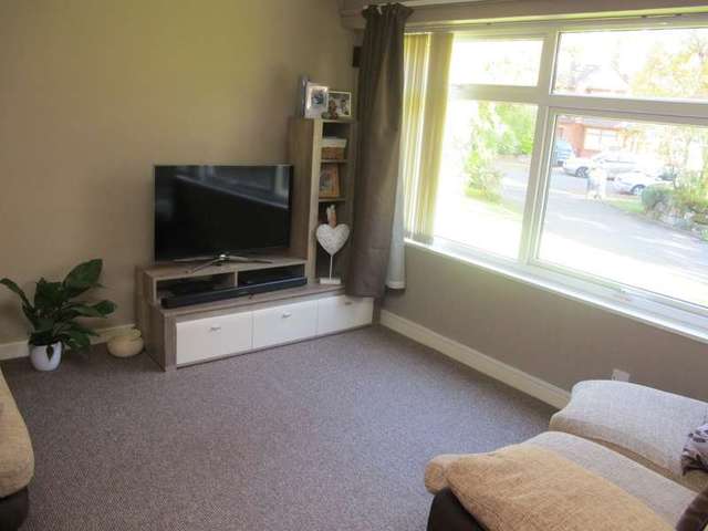  Image of 1 bedroom Apartment to rent in Hazelwood Road Acocks Green Birmingham B27 at Hazelwood Court Hazelwood Road Birmingham, B27 7XP