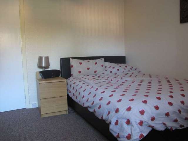  Image of 1 bedroom Apartment to rent in Hazelwood Road Acocks Green Birmingham B27 at Hazelwood Court Hazelwood Road Birmingham, B27 7XP