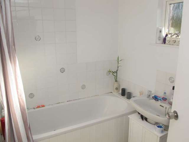  Image of 1 bedroom Apartment to rent in Hazelwood Road Acocks Green Birmingham B27 at Hazelwood Court Hazelwood Road Birmingham, B27 7XP