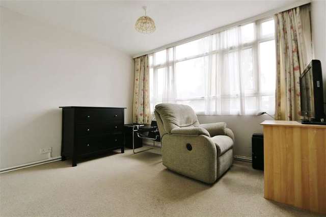  Image of 2 bedroom Maisonette to rent in Kersfield Road London SW15 at Putney Heath, SW15 3JW